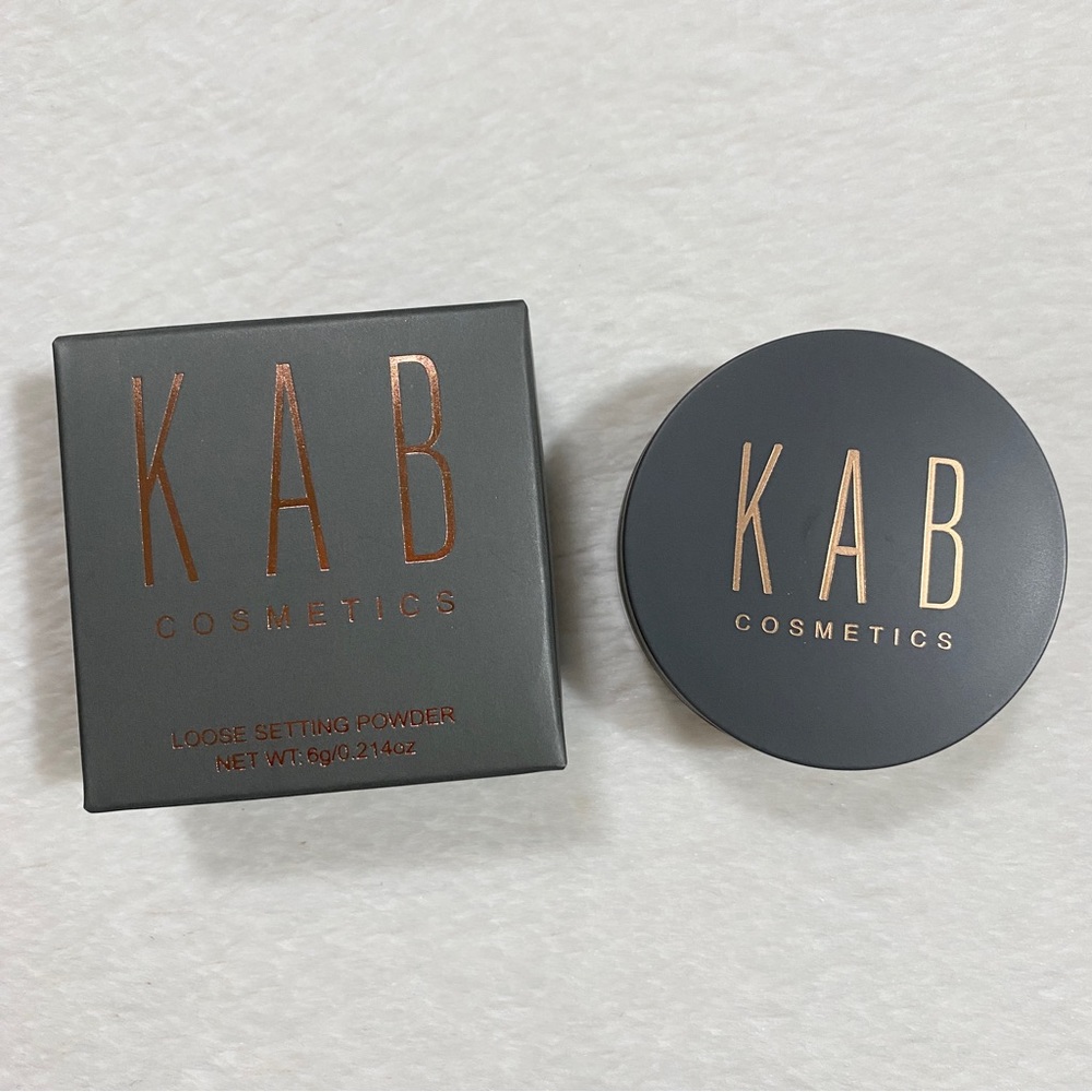 KAB Cosmetics Translucent Loose Setting Powder - Picture 1 of 3